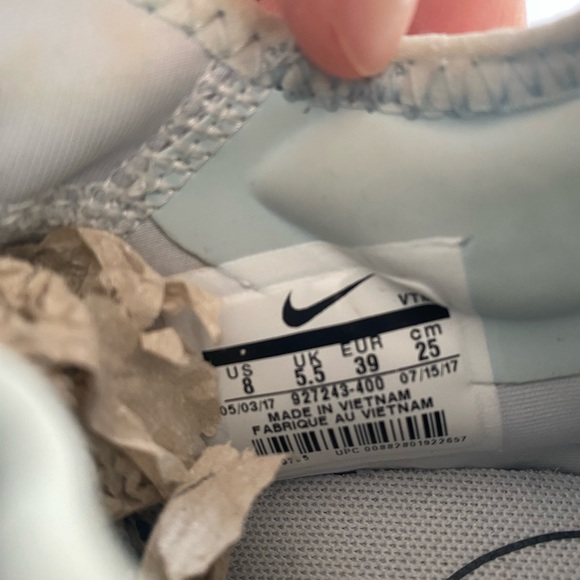 Nike Two-tone Women’s Duel Racer - Picture 7 of 7